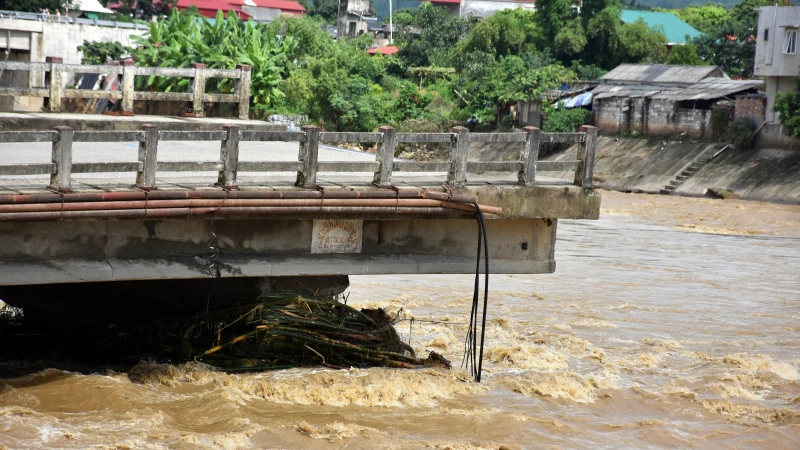 Nguyên nhân sập cầu Ngòi Thia được xác định là do thiên tai bất thường. Nguồn: Bộ GTVT