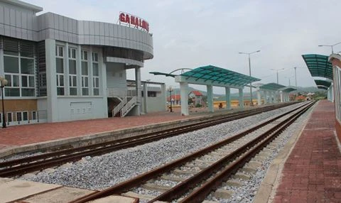 Ga Hạ Long nằm trong tuyến đường sắt Yên Viên - Cái Lân