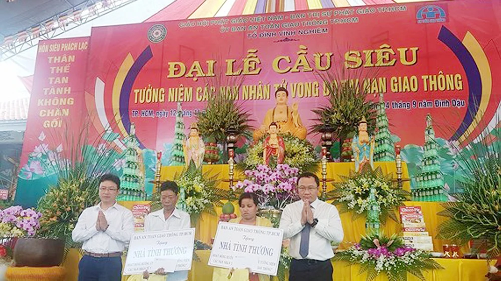 Cầu siêu cho nạn nhân tử vong do TNGT là hoạt động hàng năm của Hội Phật giáo Việt Nam