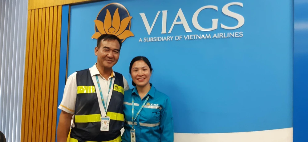Chị Phùng Thị Ngọc vừa trả lại hành khách gần 1 tỷ đồng tài sản bỏ quên trên máy bay