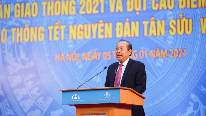 Phó Thủ tướng Thường trực Chính phủ, Chủ tịch Ủy ban An toàn giao thông Quốc gia Trương Hòa Bình phát biểu tại buổi lễ