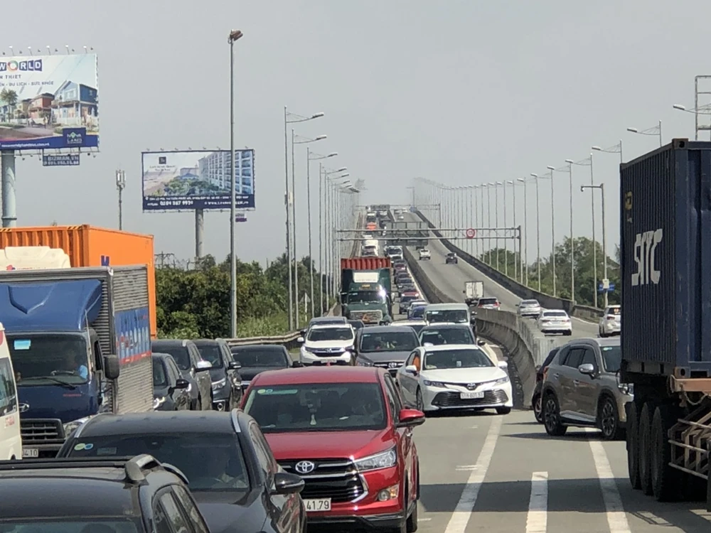 Cao tốc TPHCM – Long Thành – Dầu Giây đã có 8 làn thu phí không dừng