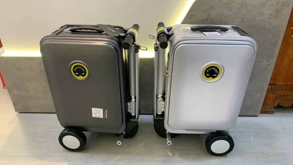 Túi xách, vali tự động di chuyển tích hợp pin lithium