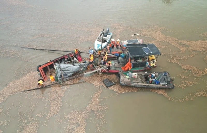 Hoạt động cứu nạn trên sông Chanh