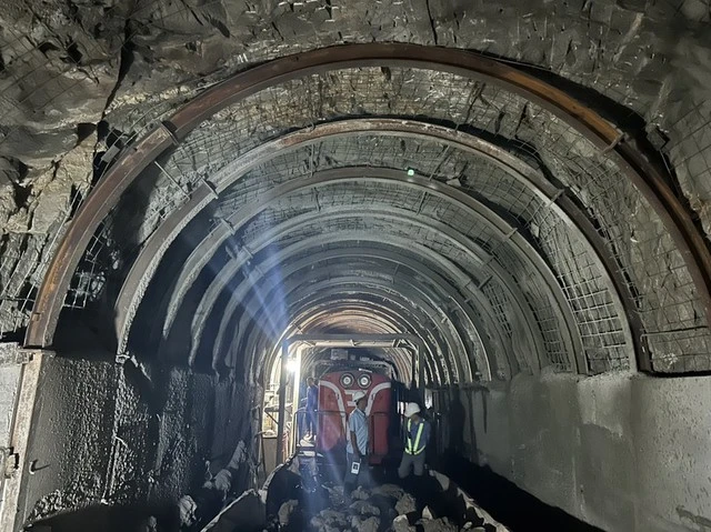 Tổng Công ty Đường sắt Việt Nam thiệt hại hơn 50 tỷ đồng từ sự cố sụt lở hầm Bãi Gió