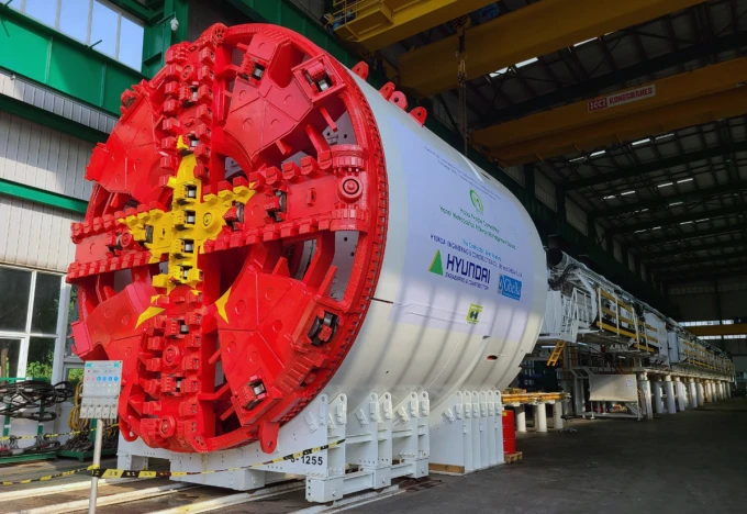 Máy đào TBM (Tunnel Boring Machine) cho đoạn đi ngầm của dự án metro Nhổn - ga Hà Nội