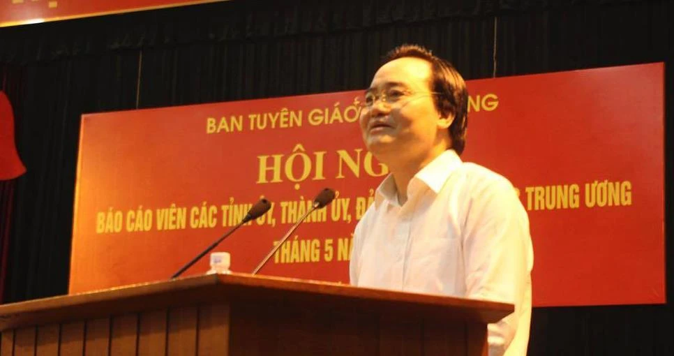 Bộ trưởng Bộ Giáo dục - Đào tạo Phùng Xuân Nhạ phát biểu tại hội nghị. Ảnh: V.K