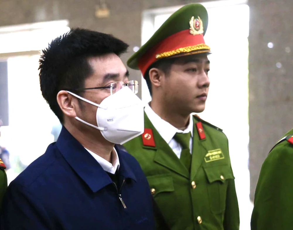 Cựu điều tra viên Hoàng Văn Hưng thoát tù chung thân sau khi nhận tội