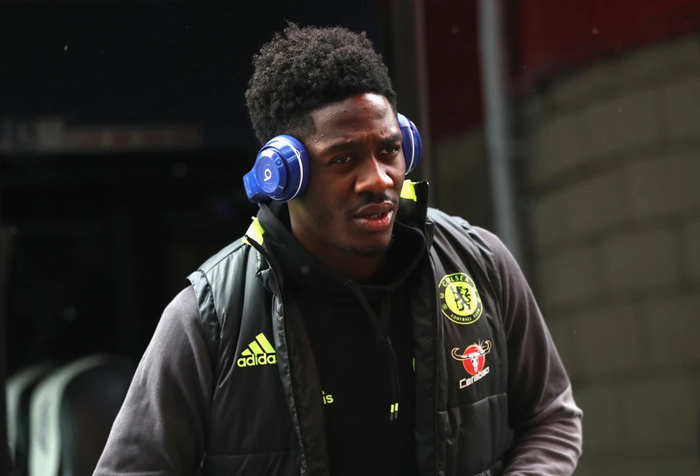 Ola Aina có một tương lai ở cả tuyển Nigeria lẫn Chelsea