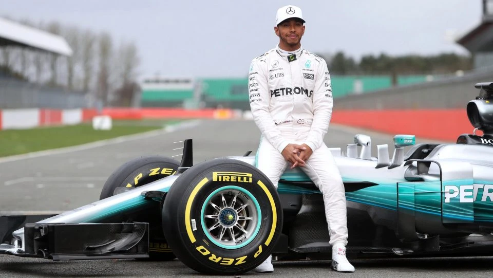 Lewis Hamilton có một mùa giải quá thành công