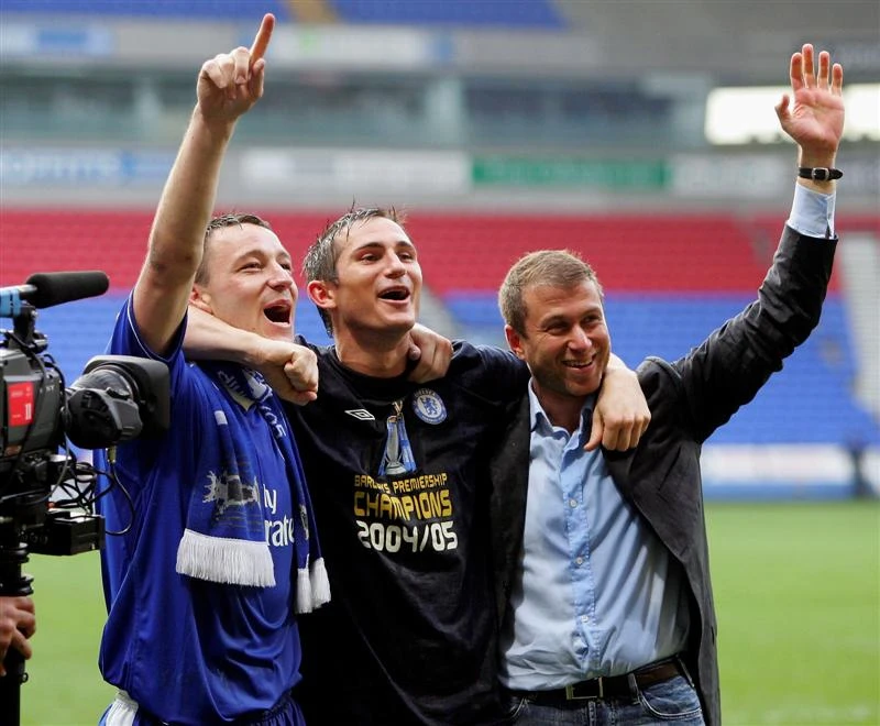 Từ trái qua phải là Terry, Lampard và Abramovich