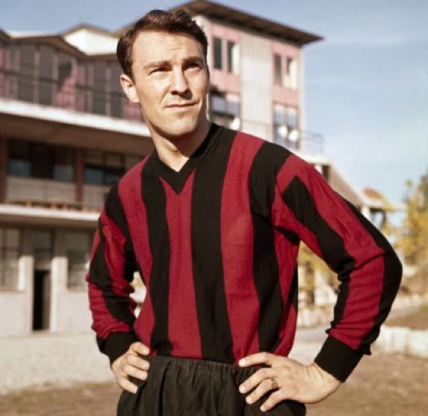 Jimmy Greaves trong màu áo AC Milan