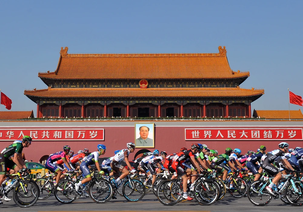 Một cược đua xe đạp ngang Quảng trường Thiên An Môn