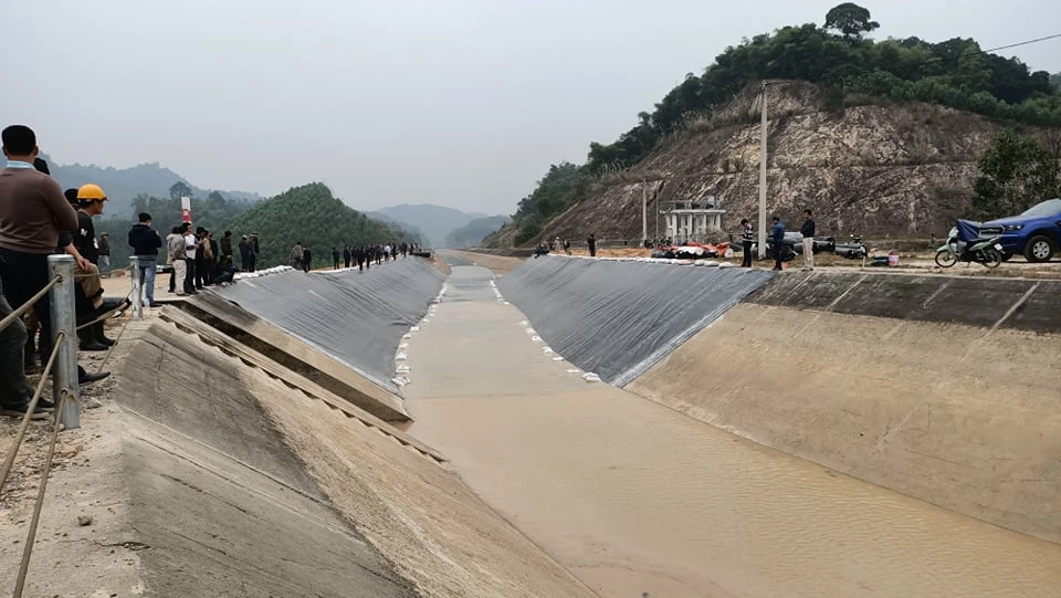 Đoạn kênh chính Bắc sông Chu - Nam sông Mã bị vỡ đã được khắc phục, thông dòng