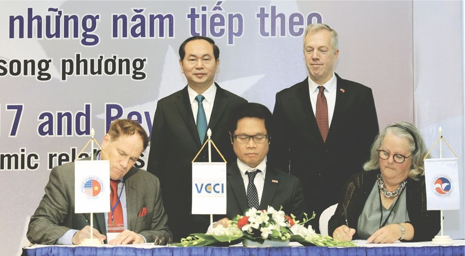 越南工商總會與美國商務協會簽訂合作協議。（圖片來源：互聯網）