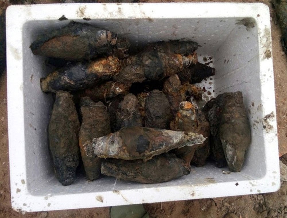 在三平縣委辦事處發現的已生銹武器。（圖片來源：互聯網）