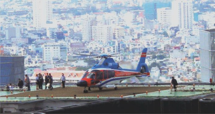 從新山一機場接送乘客的直升機在時代廣場降落。（圖片來源：互聯網）