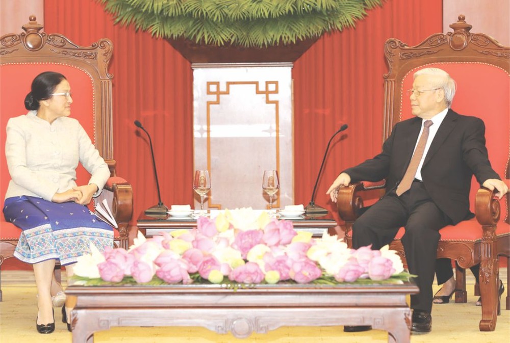 阮富仲總書記接見老撾國會主席巴妮‧雅陶都。（圖片來源：互聯網）