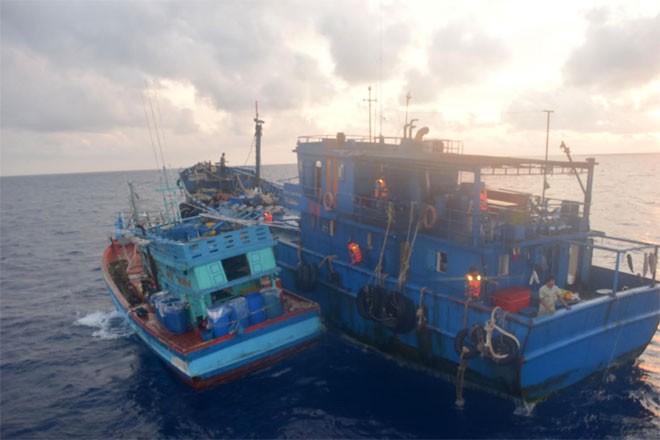 被捕獲的兩艘走私汽油船（圖片來源：互聯網）