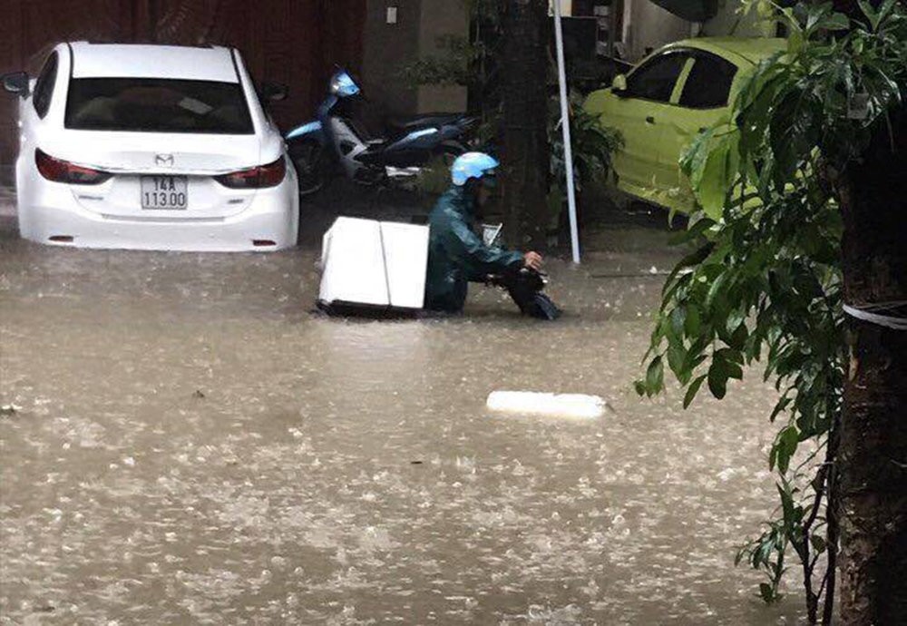 芒街市多處水淹（圖片來源：友越）