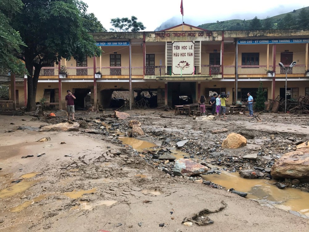 安沛省穆剛寨縣多所學校被洪澇摧毀。（圖片來源：互聯網）