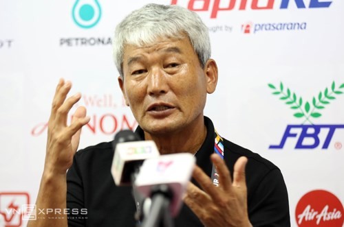 東帝汶隊教練 Kim Shinhwan。