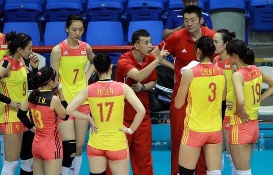 中國女排不敵日本隊。