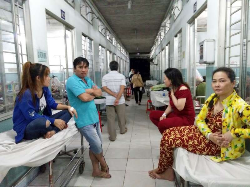 南瑚公司的18名工人在肚疼、頭痛、嘔吐、腹瀉的情況下獲送往福門區域全科醫院急救
