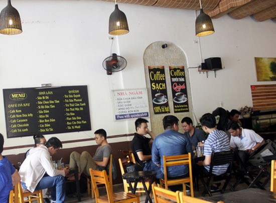 峴港市許多咖啡廳被要求繳納音樂版權費。