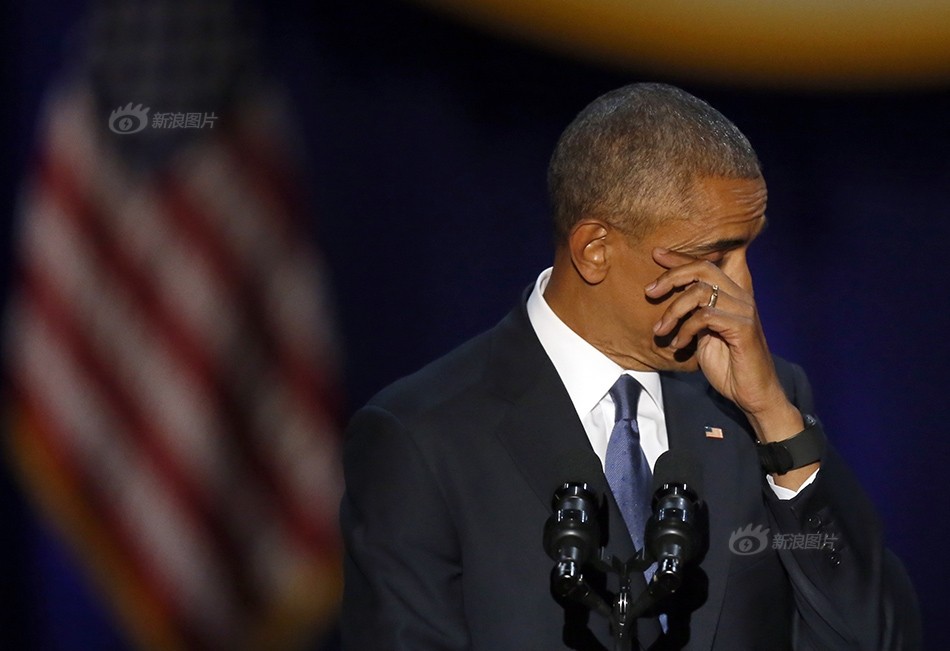 　↑當地時間2017年1月10日，在美國芝加哥，美國總統奧巴馬發表告別演講，宣告8年總統生涯結束，他激動落淚。
