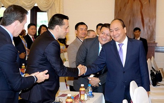 阮春福總理接見各企業家。