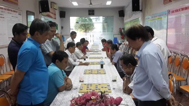 正義小學昨(3)日在該校舉辦2018年慶黨迎春象棋比賽。