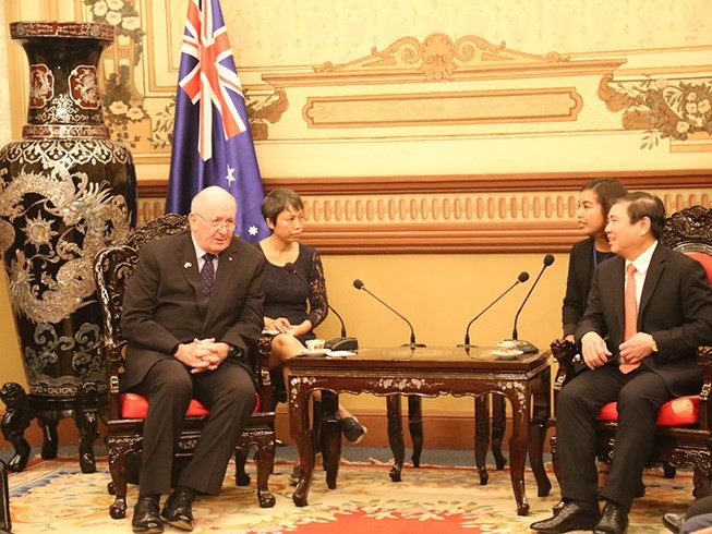 市人委會主席阮成鋒昨(25)日上午會見了澳大利亞總督彼得‧柯茲葛洛夫。