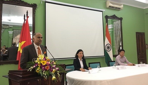 印度駐越南大使帕爾瓦塔納尼‧哈里什在新聞發佈會上發表講話。