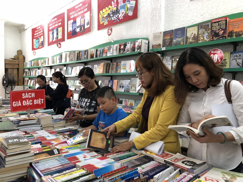 市書籍發行公司昨(29)日在市展覽中心(第一郡黎聖宗街92號)舉辦2018 年暑期特價書展。
