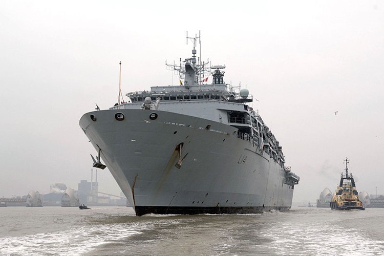 英國海軍船塢登陸艦訪問本市