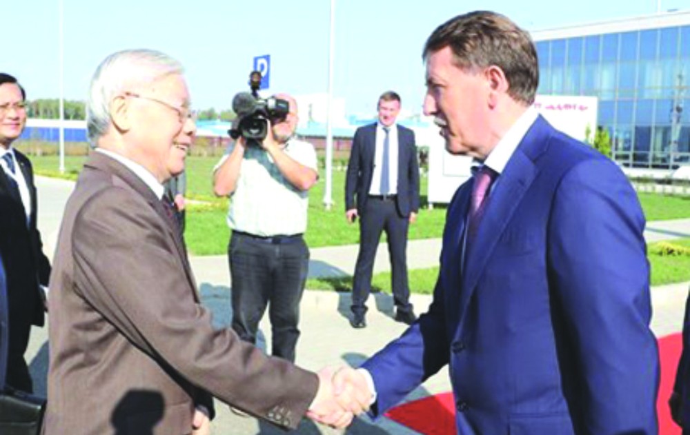 阮富仲總書記在卡盧加州會見戈爾捷耶夫副總理。