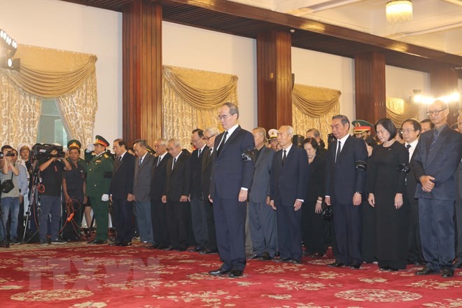 原總書記杜梅弔唁與追悼儀式在統一會場舉行