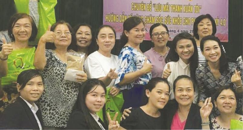 由華人女企業家龐美玲主理的Kelly Pang美甲培訓中心於日前配合第五郡婦聯會、郡勞動聯團舉辦“4.0時期婦女健美技能”座談會。吸引上百越華婦女參加。