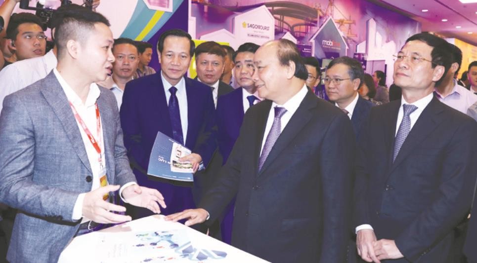 阮春福總理與企業家交流。