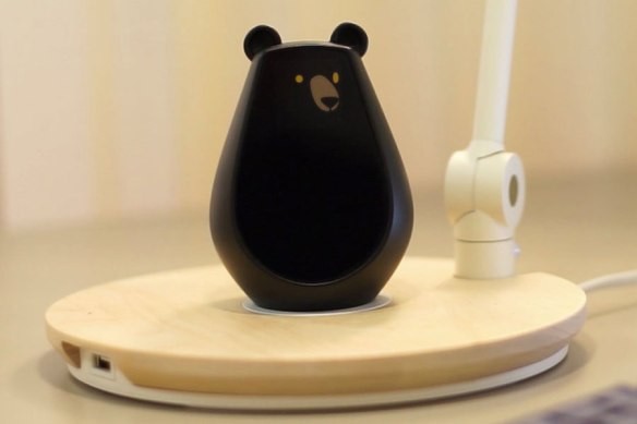 Bearbot外形就是一個可愛的黑色無手腳卡通熊