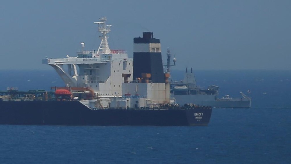 英國在海外屬地直布羅陀海域扣留一艘伊朗運油輪。（圖源：路透社。）