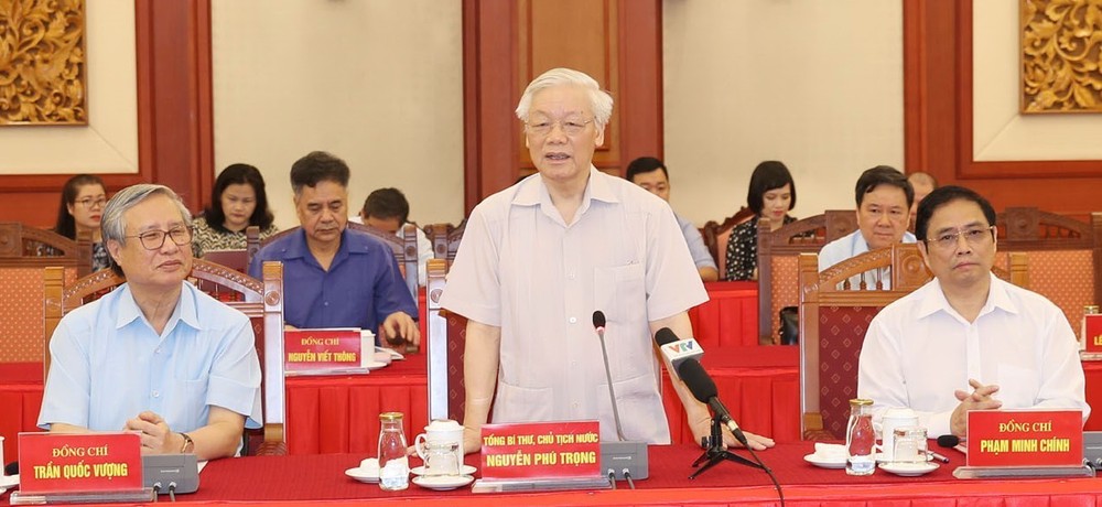 總書記、國家主席阮富仲在會上發言。
