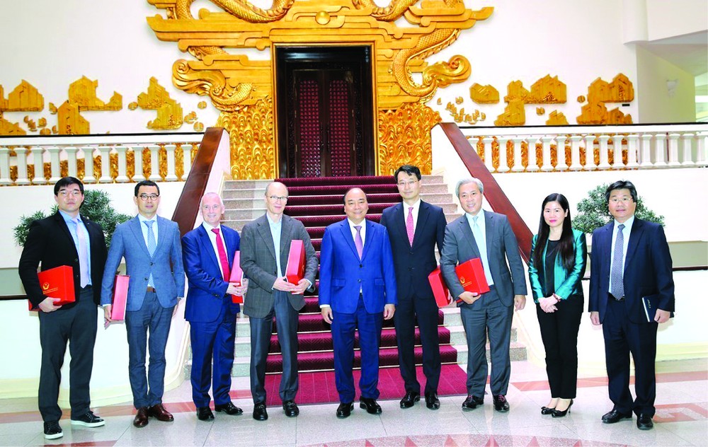 政府總理阮春福接見各大投資商。