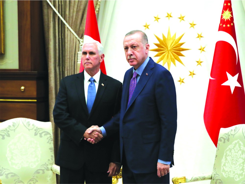 土總統埃爾多安（右）與美副總統彭斯舉行會晤。