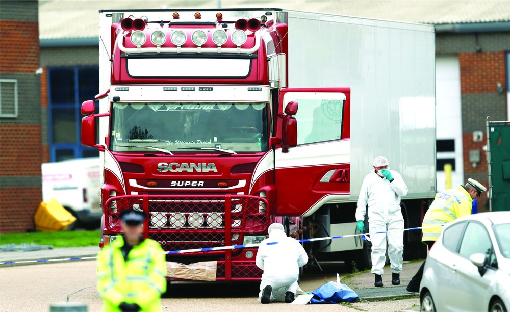 英貨車現39具屍體案引起國際社會關注