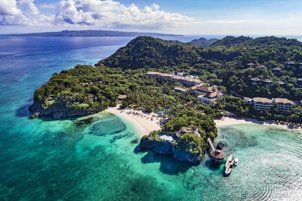 2018年，《康泰納仕旅行家》雜誌評選世界最美島嶼的 3個都在這裡：長灘島（圖）、宿霧和巴拉望島。