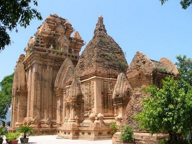 婆那加占婆塔是占婆同胞的宗教代表性建築。
