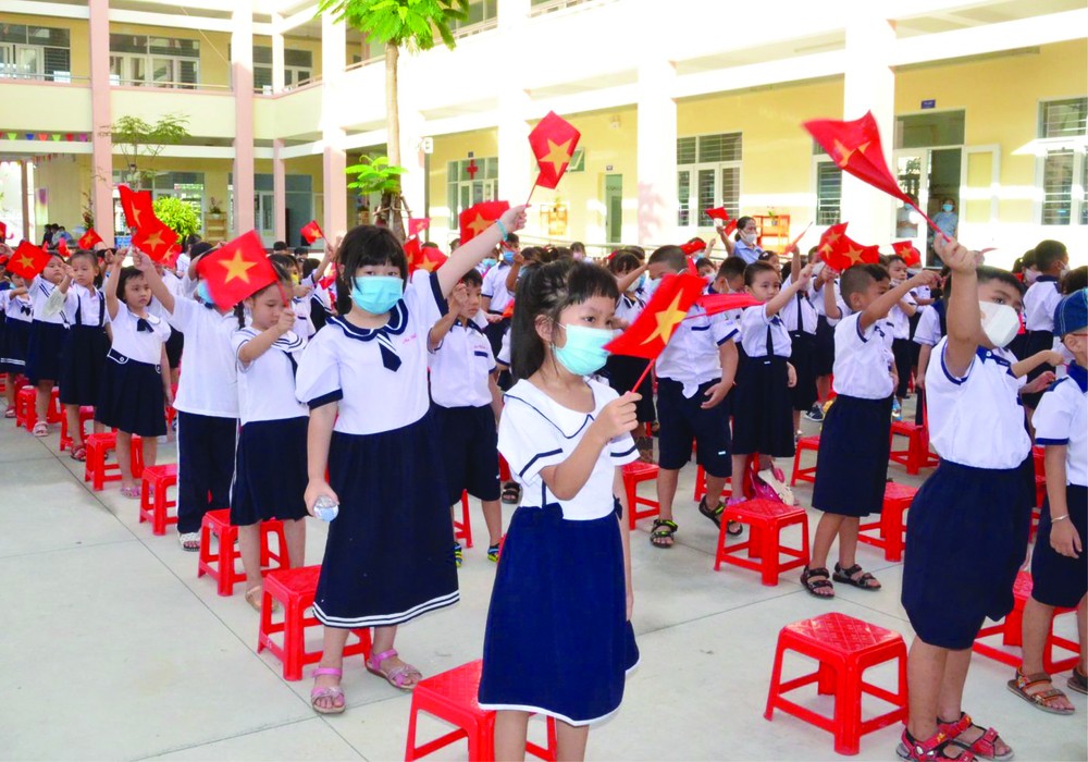 阮安寧小學的學生們參加開學典禮。