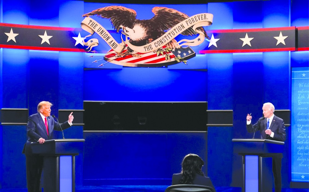 美國本屆大選兩位候選人進入最後一次對局。